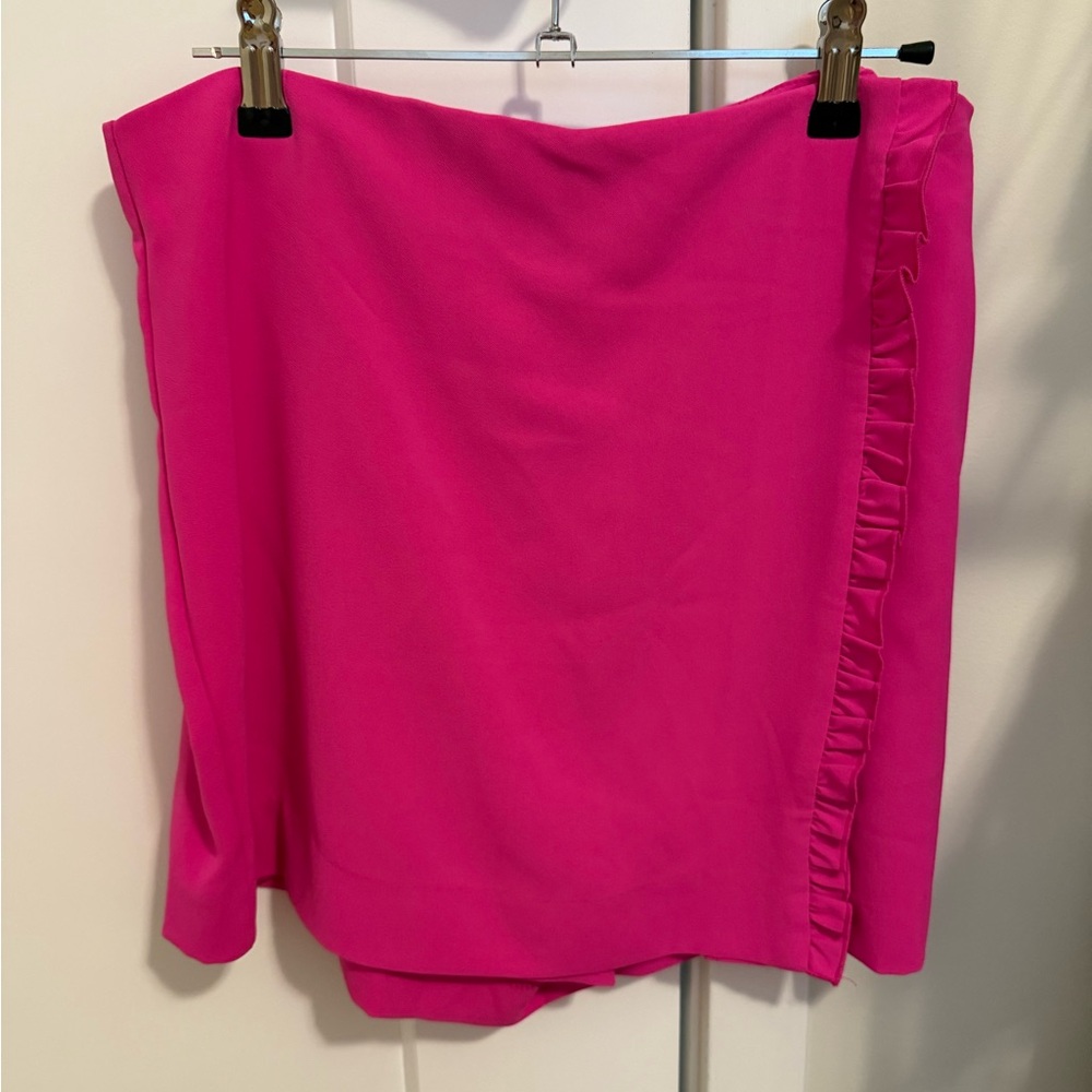 Fab’rik pink skort, 100% polyester, only worn once